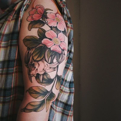 Maggie Sun tattoo 019