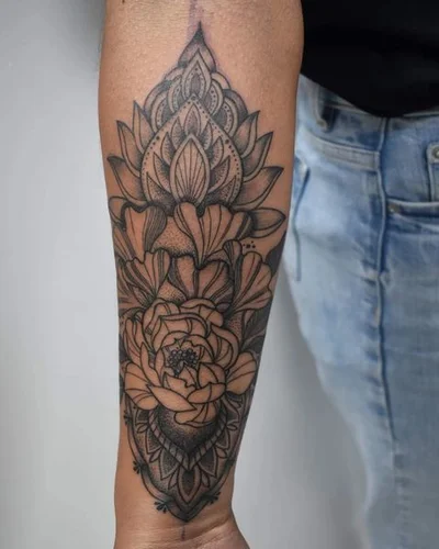 Cristina Superstea tattoo 043