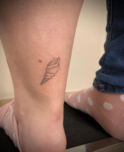 Ester Surigus tattoo 034