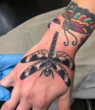 Suzanna Fisher tattoo 018