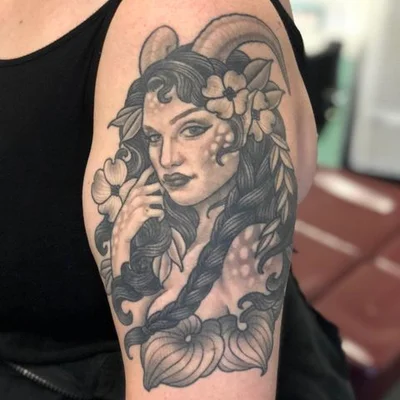 Suzanna Fisher tattoo 021