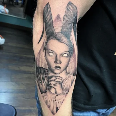 Suzy Todd tattoo 019