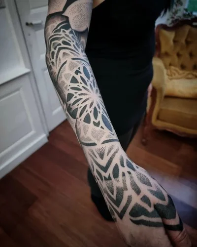 Swati Dot tattoo 032