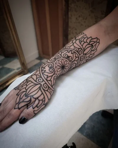 Swati Dot tattoo 038