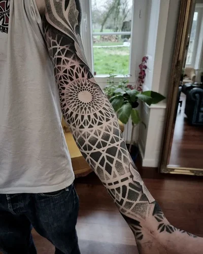 Swati Dot tattoo 041