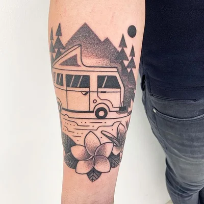 Sydney Ledbetter tattoo 021
