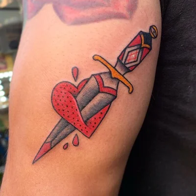 Szabla tattoo 021