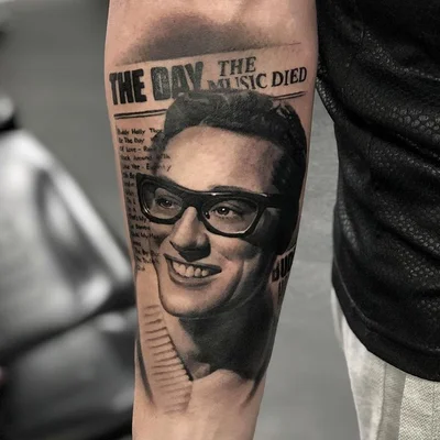Szymon Wrozyna tattoo 033