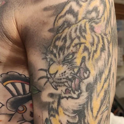 Miki Lindstrom tattoo 019