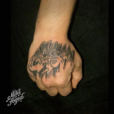 Miki Lindstrom tattoo 028