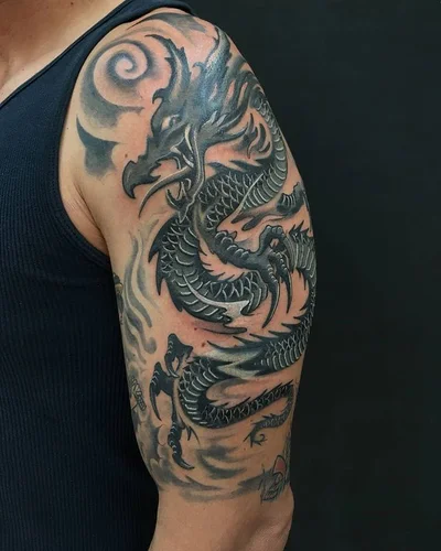 Miki Lindstrom tattoo 044