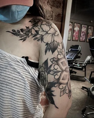 Tyler Pennington tattoo 048
