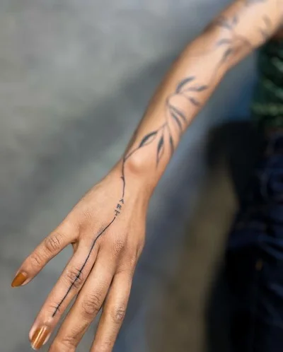 Tamara Falcomer tattoo 030