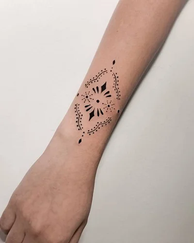 Tamara Falcomer tattoo 038
