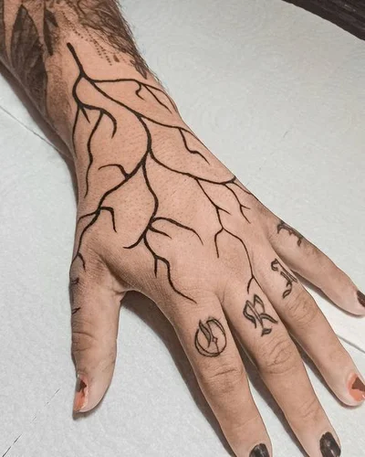 Tamara Falcomer tattoo 046