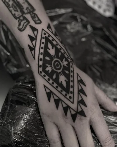 Tamara Varga Laurén tattoo 039