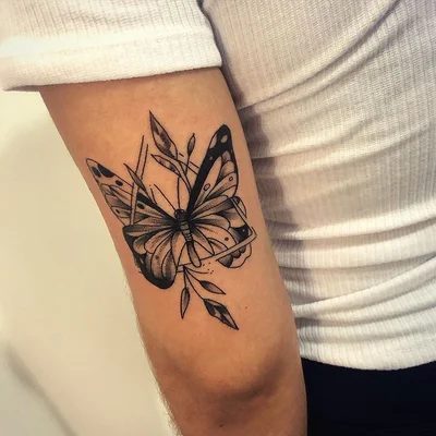 Tamires Giarola tattoo 013