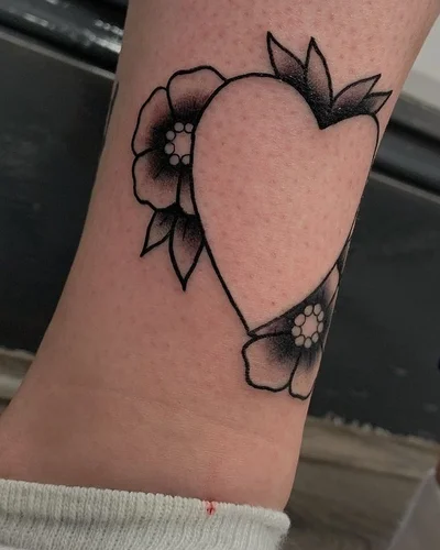 Tamsin Rose tattoo 007