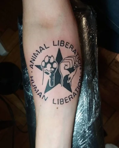 Tanya Anti tattoo 015