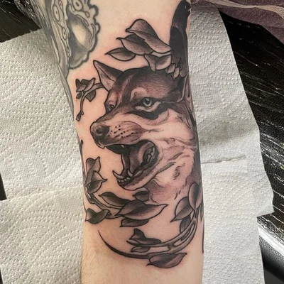 Natassia Wild tattoo 041