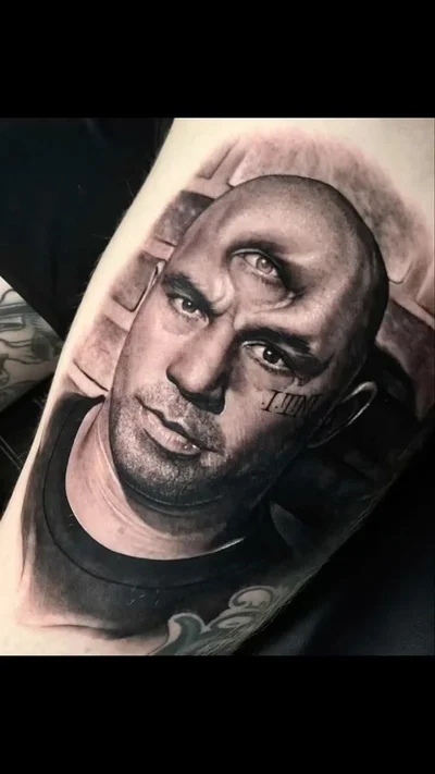 Beny Pearce tattoo 047