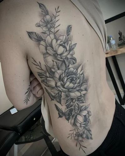 Angie Tatau tattoo 050