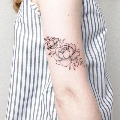 Tatiana (Tati) tattoo 014