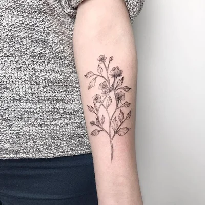 Tatiana (Tati) tattoo 030