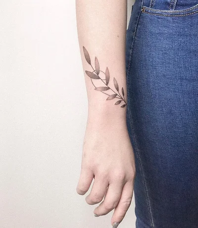 Tatiana (Tati) tattoo 032