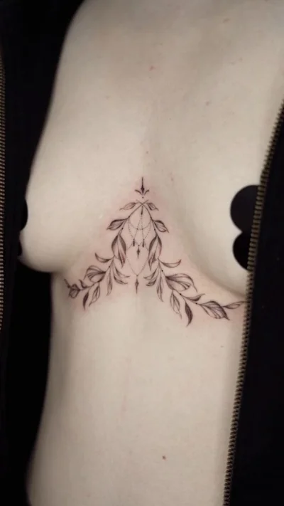 Tati Amaral tattoo 012