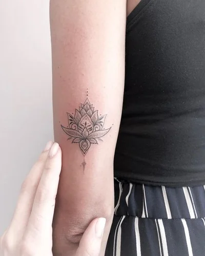 Tati Amaral tattoo 032