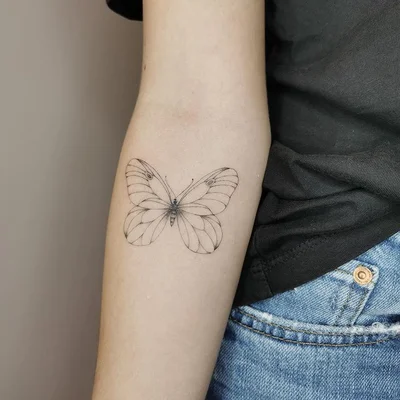 Tati Amaral tattoo 037