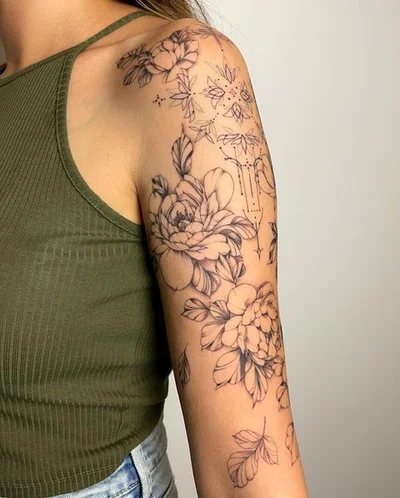 Tati Amaral tattoo 043