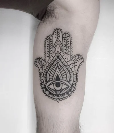 Tati Amaral tattoo 044