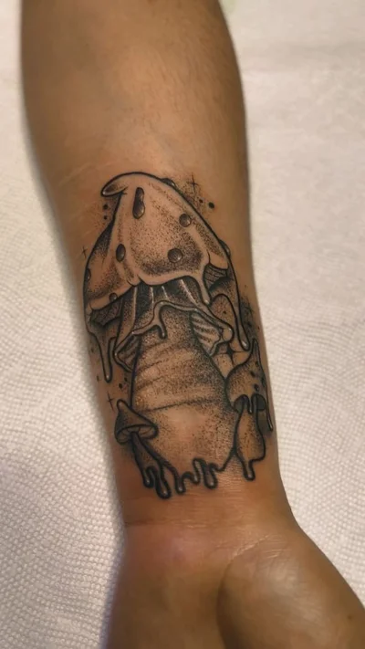 Ray tattoo 050