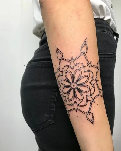 Alena Hortieva tattoo 012