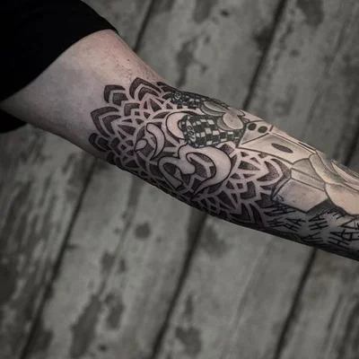Aaron tattoo 041