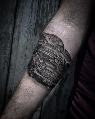 Aaron tattoo 043