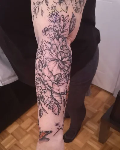 Alicia Lamy tattoo 007