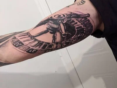 Alicia Lamy tattoo 030