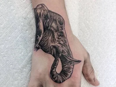 Alicia Lamy tattoo 031