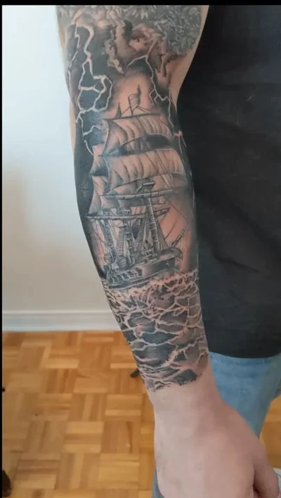 Alicia Lamy tattoo 033