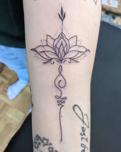 Alicia Lamy tattoo 040