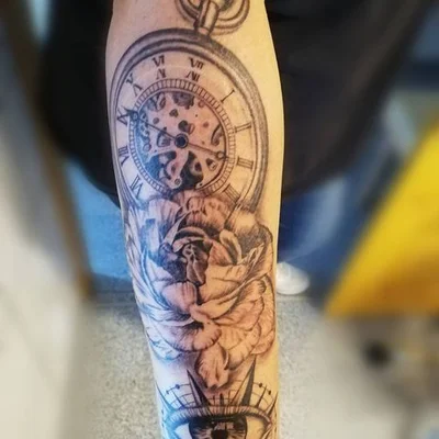 Christopher Esche tattoo 014