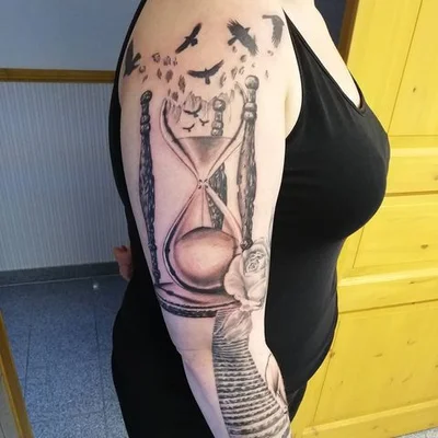 Christopher Esche tattoo 024