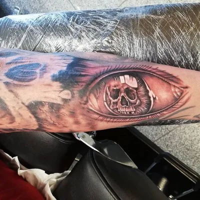 Christopher Esche tattoo 039