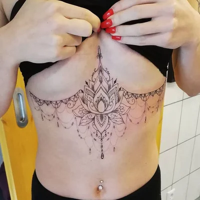 Christopher Esche tattoo 041
