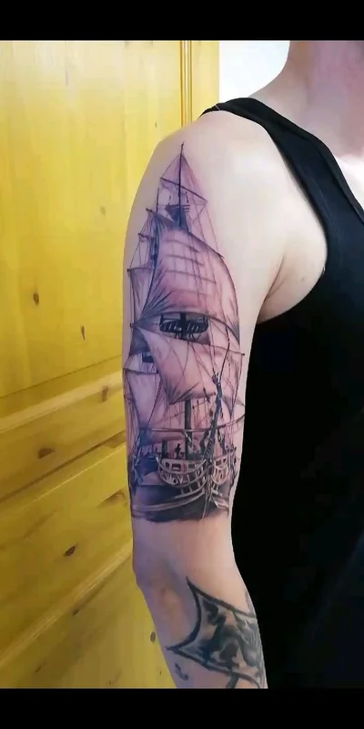 Christopher Esche tattoo 049