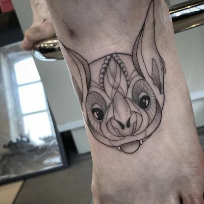 Elise Tack tattoo 007
