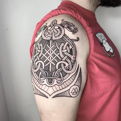 Elise Tack tattoo 016